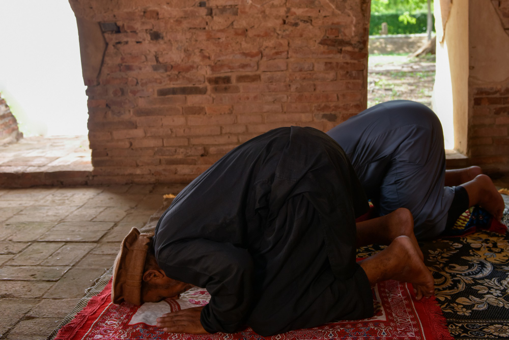doa yang dipanjatkan usai shalat merupakan salah satu jalur langit menuju kesuksesan