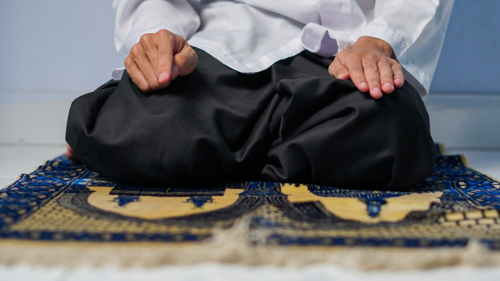 salah satu amalan bulan rajab yang dapat dilakukan adalah shalat wajib dan sunnah